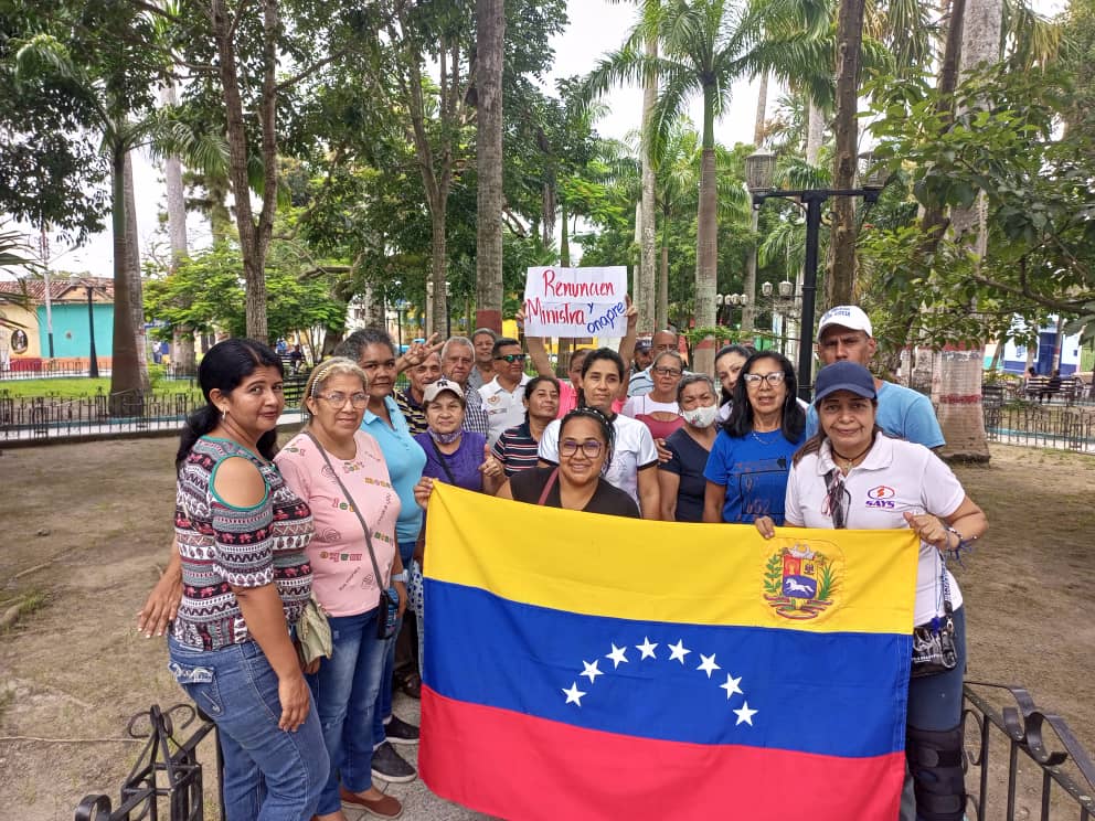 En los municipios Bruzual y Urachiche del estado #Yaracuy, también salieron a protestar los trabajadores del sector público este #6Sep. @movinotinto @magisterioyara @ReporteYa @DDHHLaborales @TODOENSANFELIPE