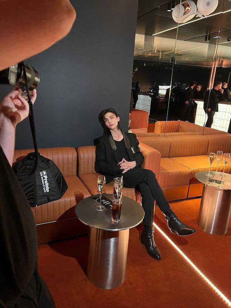 hyunjinie320's tweet photo. the influencer who posted the video of hyunjin while he was getting his photos taken, also shared some pictures! https://t.co/8NpHgRVNOs