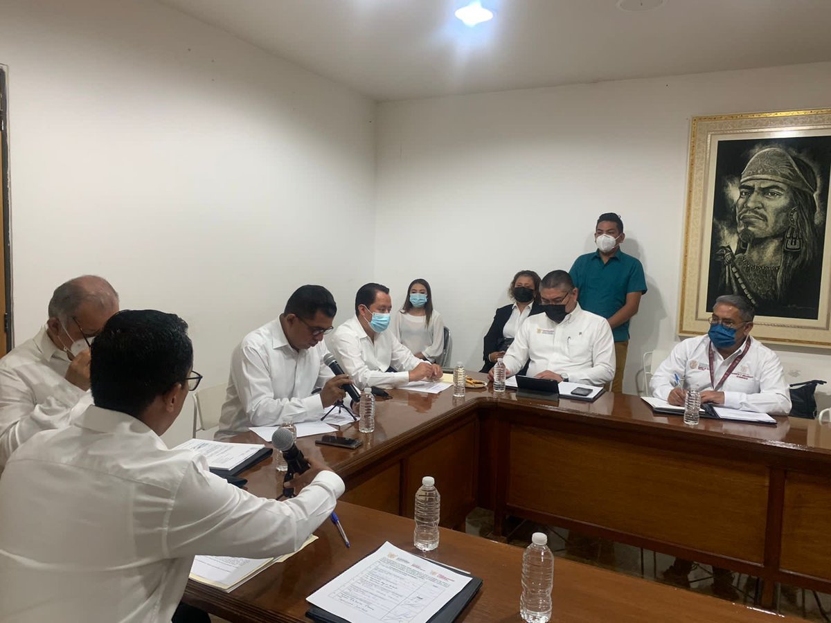 ContraloriaGro's tweet photo. Asiste la Secretaría de Contraloría a la Primera Sesión Ordinaria de la Junta de Gobierno, para la lectura y aprobación, del Reglamento Interior del Organismo, así como la lectura y aprobación de la Convocatoria al Primer Concurso Público y Abierto
001/2022. (1/2) #ContraloríaGro https://t.co/6bc0tQIXDn