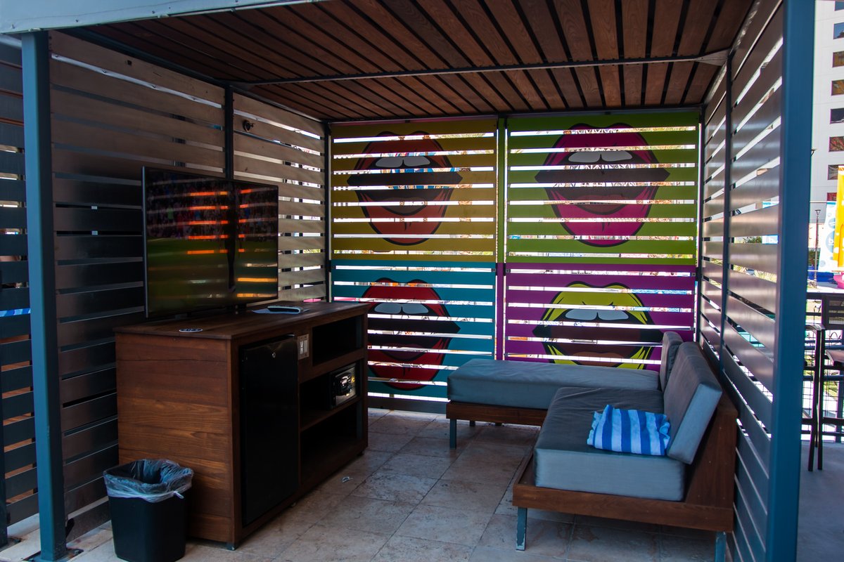 PHVegas's tweet photo. The cabanas at #TheScenePoolDeck are making a three day weekend look like it should be a four day weekendโ๏ธ Are you in?๐ #PartyAtPH https://t.co/TC57tcqwtK