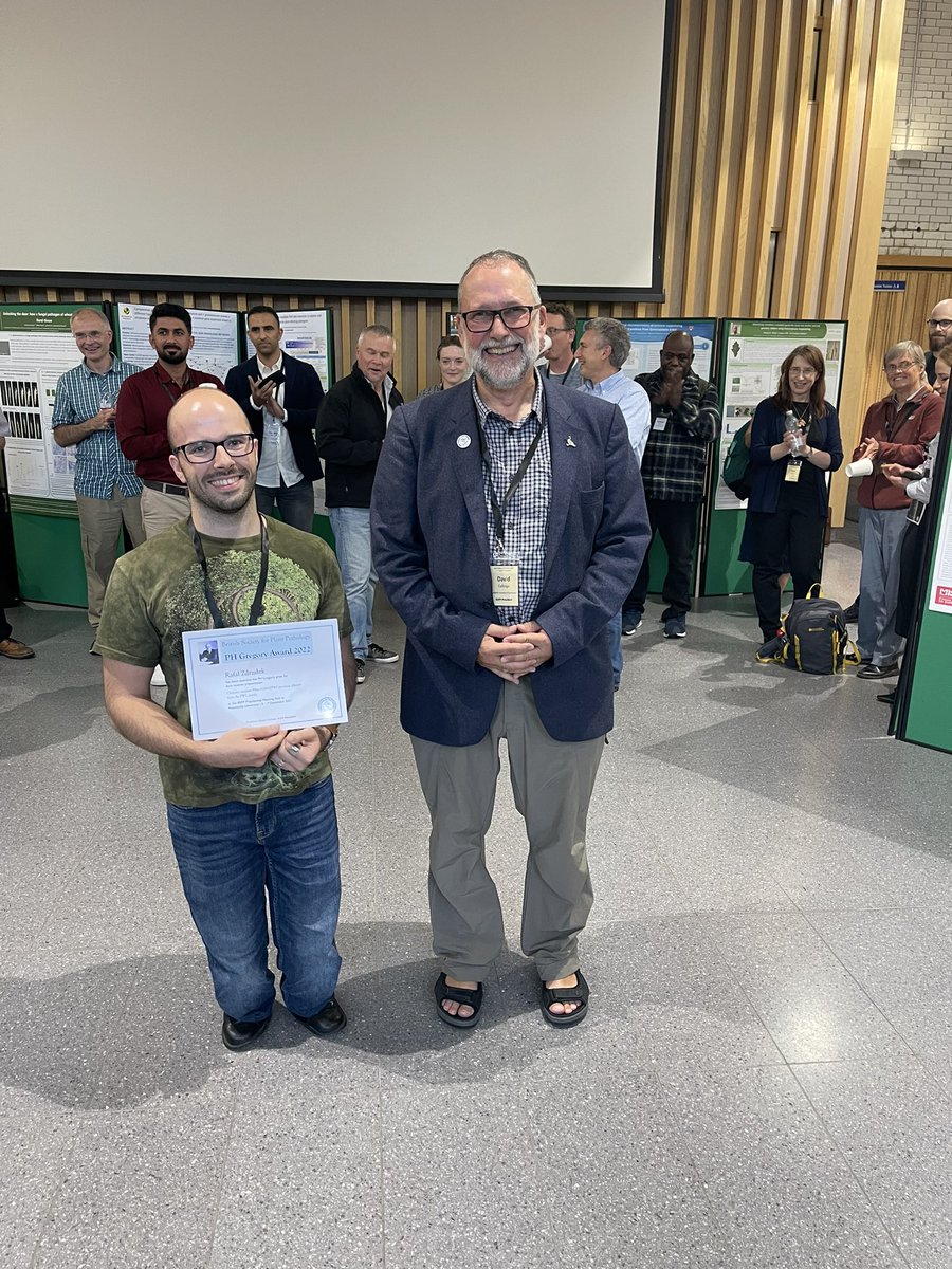BS_PP's tweet photo. It’s time for prizes! The PH Gregory Competition is first up - the speakers made it incredibly difficult for the judges, but the winner is… Dr Rafał Zdrzałek @ZdrzalekR from @JohnInnesCentre!! Congratulations!!! 👏🏆 https://t.co/mmKd9DcVsV