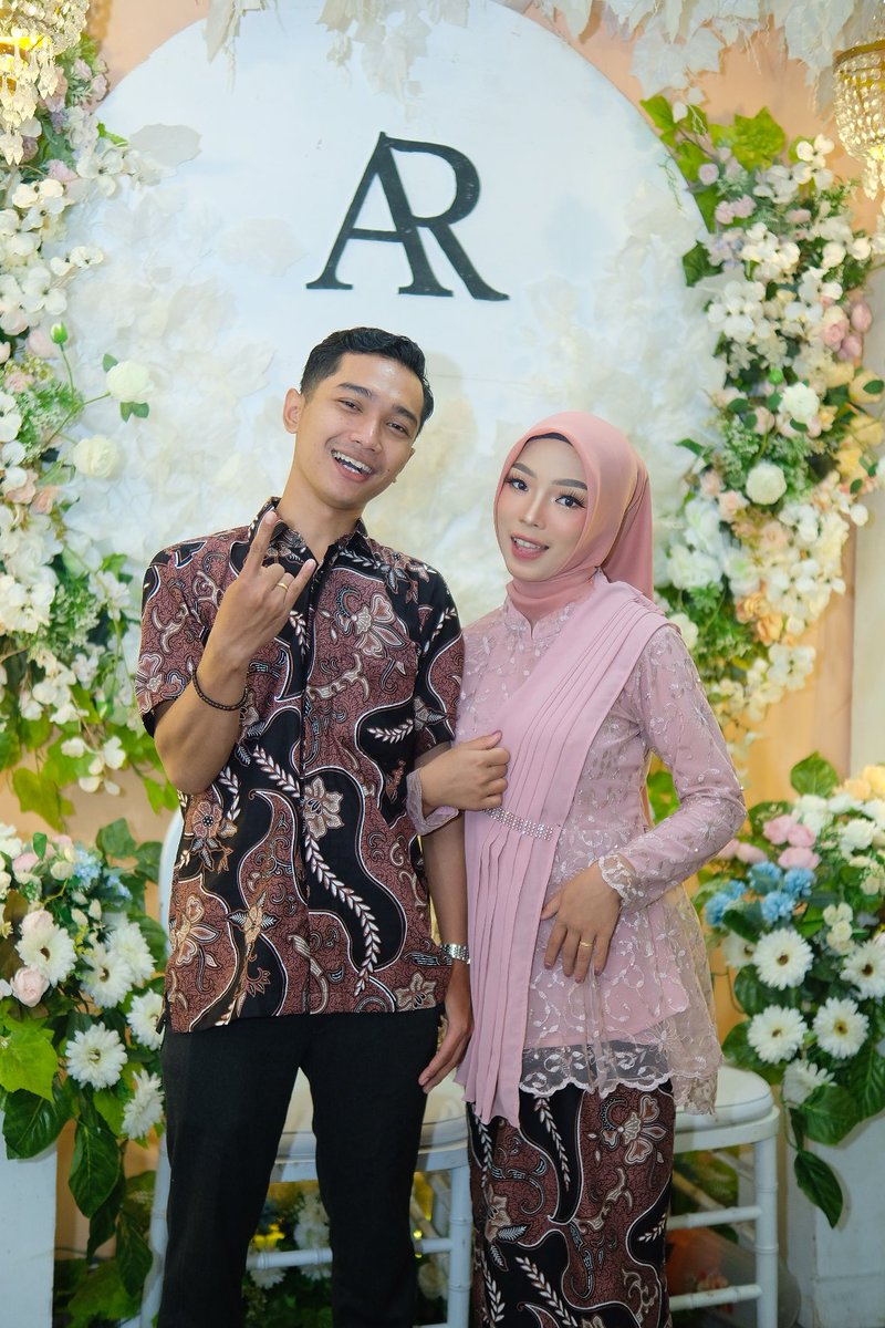 andiwagu's tweet photo. Tidak ada jalan yg mulus. Tumbuh bersama membutuhkan pengorbanan dan kepercayaan . Untuk menjadi "KITA" harus menurukan ego masing masing. Setia adalah jalan menuju kebahagiaan
#nikah #MamahMuda #pejuangmahar #savemoment #FOTO https://t.co/ldHRY5kA1l
