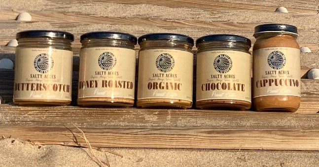 Grab some sea salted peanut butter this week! Perfect addition to your smoothie, rice cake, fruit bowl or sandwich! Now offering: Organic, Chocolate, Butterscotch, Cappuccino and Honey Roast🐝 #wesellseasaltdownbytheseashore #saltyvibes #saltedpeanutbutter #saltfarmer