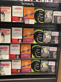 guyness13's tweet photo. @Acermendax A Avignon aussi ! (on peut reprendre un coup de cœur d'un magasin à un autre...) https://t.co/H5OX7pGE3q