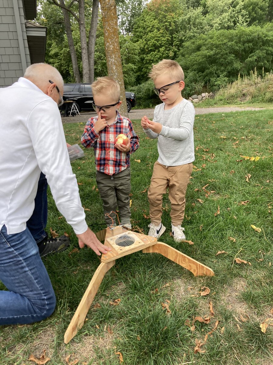 nipntuck's tweet image. ⁦#BackyardScience for the next generation, safely preparing launch of sm model rocket @elonmusk⁩