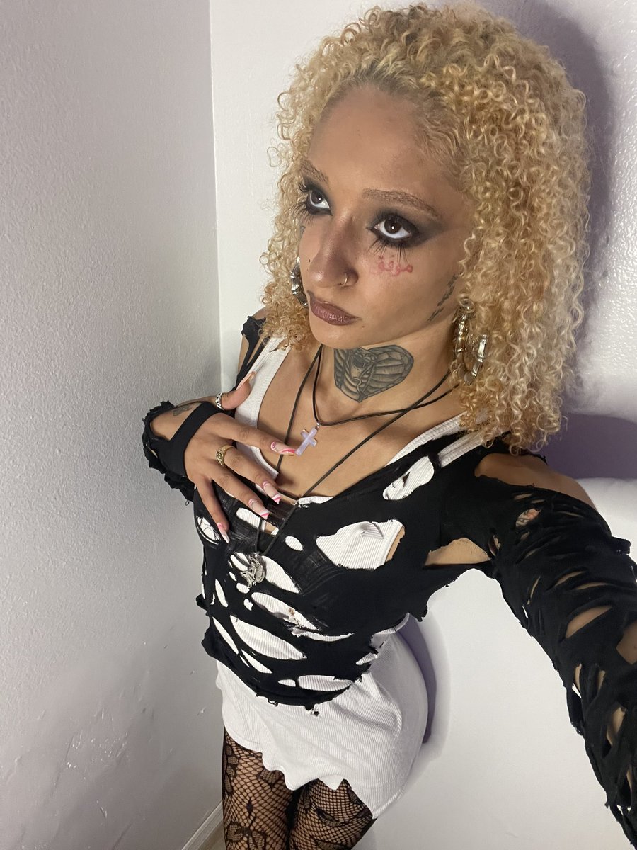 archangelfour's tweet photo. when i look at you with my dominate archangel eyes
the resistance you built up
simply melts away
as you get to be your true self
my ❀toy❁
let’s escape to my heaven
&amp; your new found bell
♡♡
findom finsub paypig humanatm femdom footworship collegebrat whalesub connecticut mass https://t.co/viKkHl602B