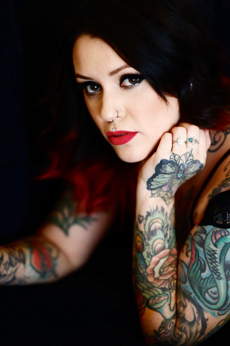 MommyMandyOF's tweet photo. #tattootuesday #tattoos #girlswithtattoos #MomBodSquad #mommymandy #redlips #brunette #milf #onlyfansbabe #onlyfansgirl #onlyfans https://t.co/yXr6H8ihku