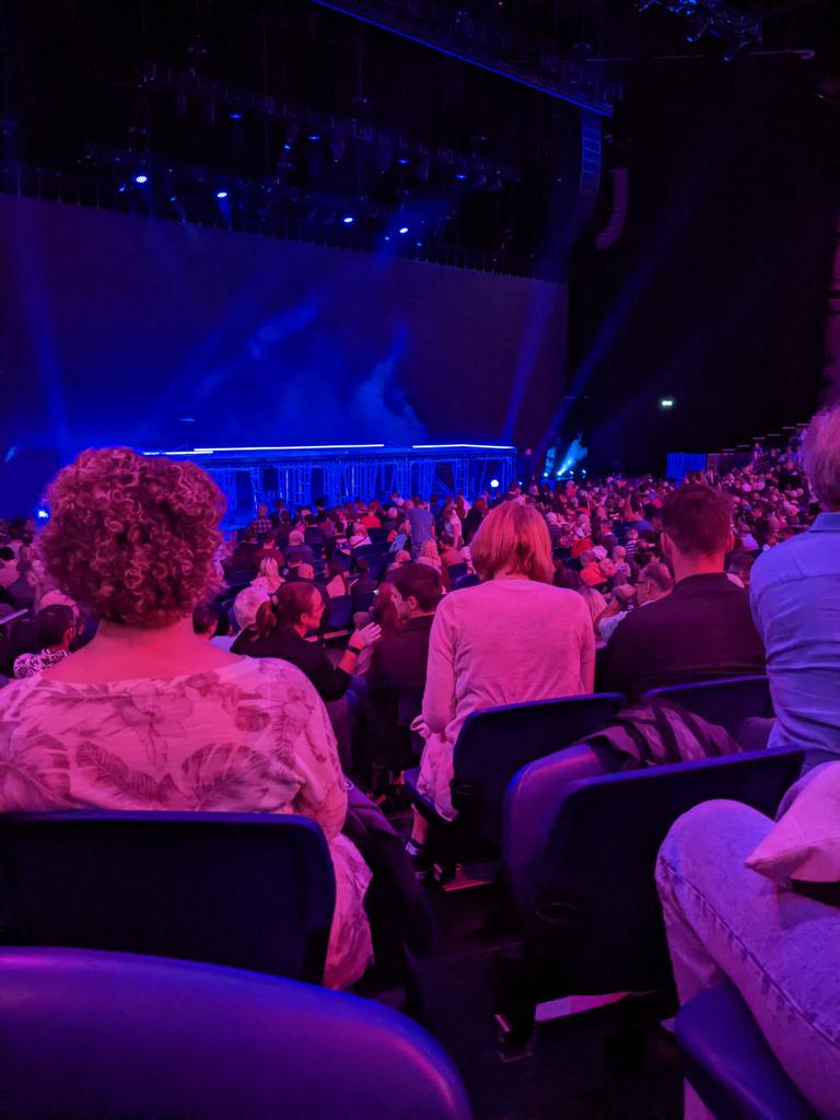 sallyannsbags's tweet photo. I know anyone who's anyone is off to see Garth Brooks this weekend, but I'm ridiculously excited to be at #3arena to see @ProfBrianCox #Horizons
#eveningoff https://t.co/tvvE5wvPpD