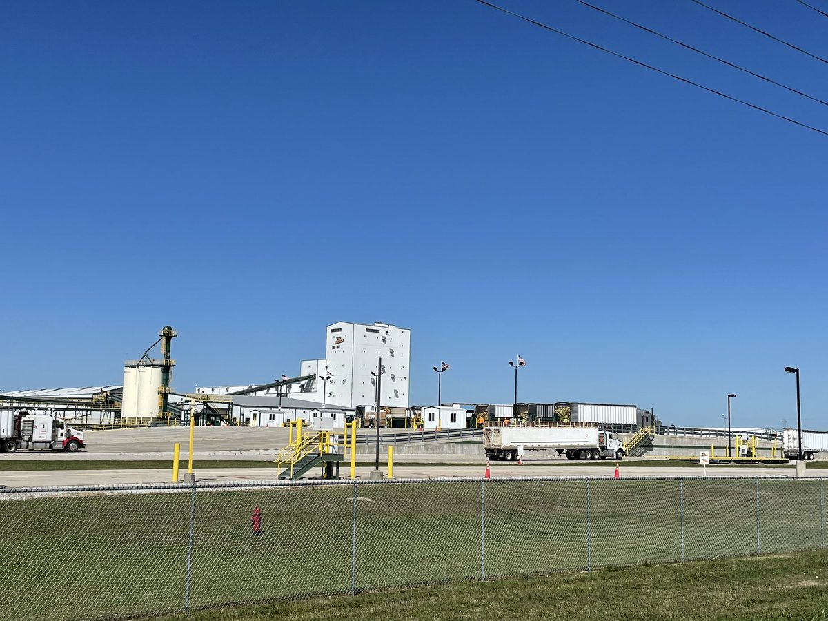 With a growing footprint of DEKALB acres nationally our Waco, Nebraska site is running full steam ahead.  2022 will be our largest seed production plan in the history of the company. #partnersofsuccess #DEKALB #winninghasroots