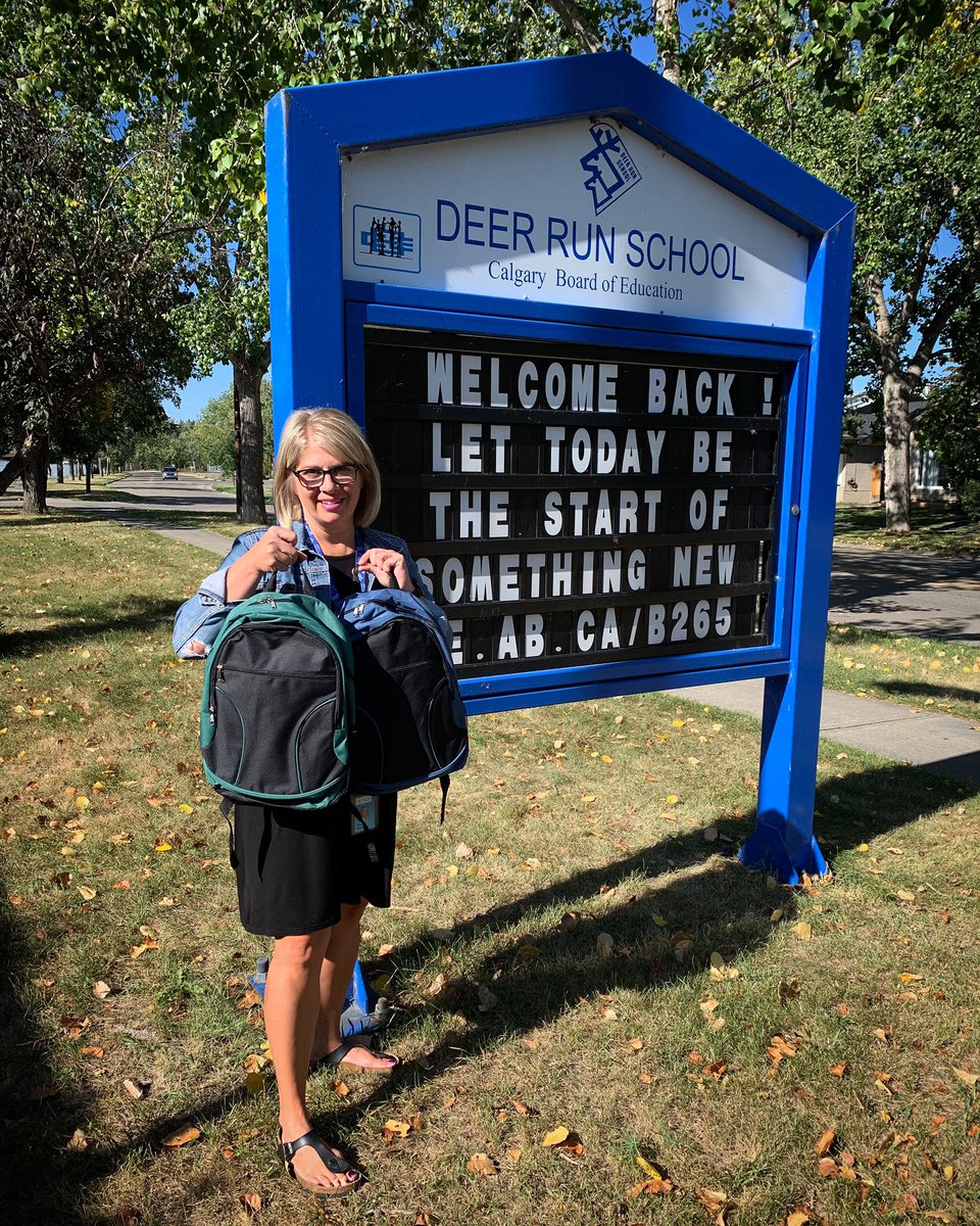 StephanieKusie's tweet image. Thank you to @TELUS for donating backpacks to students in #yycmidnapore! They were delivered to Principal Weir at Deer Run School today. #kitsforkids 🎒
