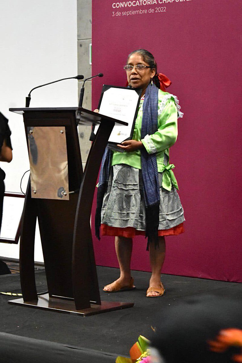 TveAtlixco's tweet photo. Fulgencia Moranchel Pérez (Doña Juanita) originaria de San Juan Huiluco, triunfa en Los Pinos con su platillo de Alaches con chile Tejoloteado, fue la única exponente poblana representando a la Entidad en el concurso gastronómico nacional ¿A qué sabe la Patria). https://t.co/z9PUNS828V