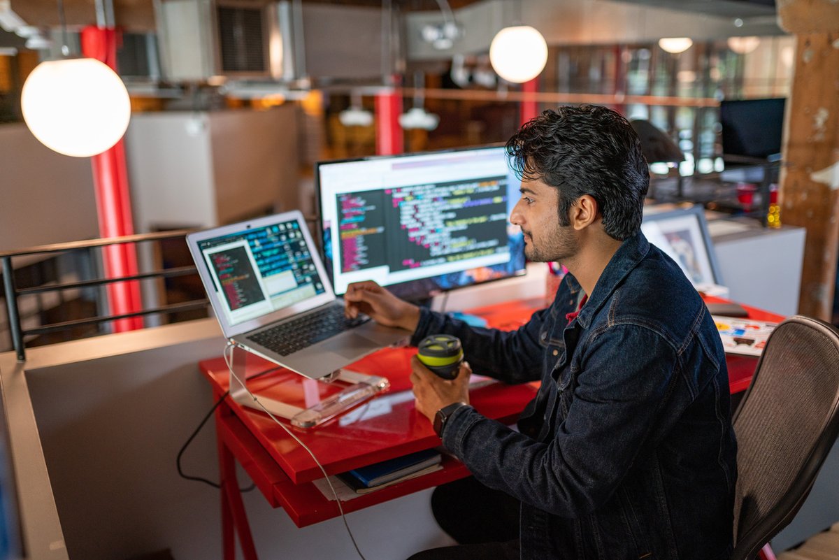 VMwareEducation's tweet photo. Ready to take the next step in @VMware certification?
Prepare your mindset, practice your defense and get guidance from those who have taken this journey. 🧭
Register for tomorrow's #VCDX Mock Defense #ConnectLearning webinar.
https://t.co/E9BiikwBDs #VMwareLearning https://t.co/D2QiQHNalj