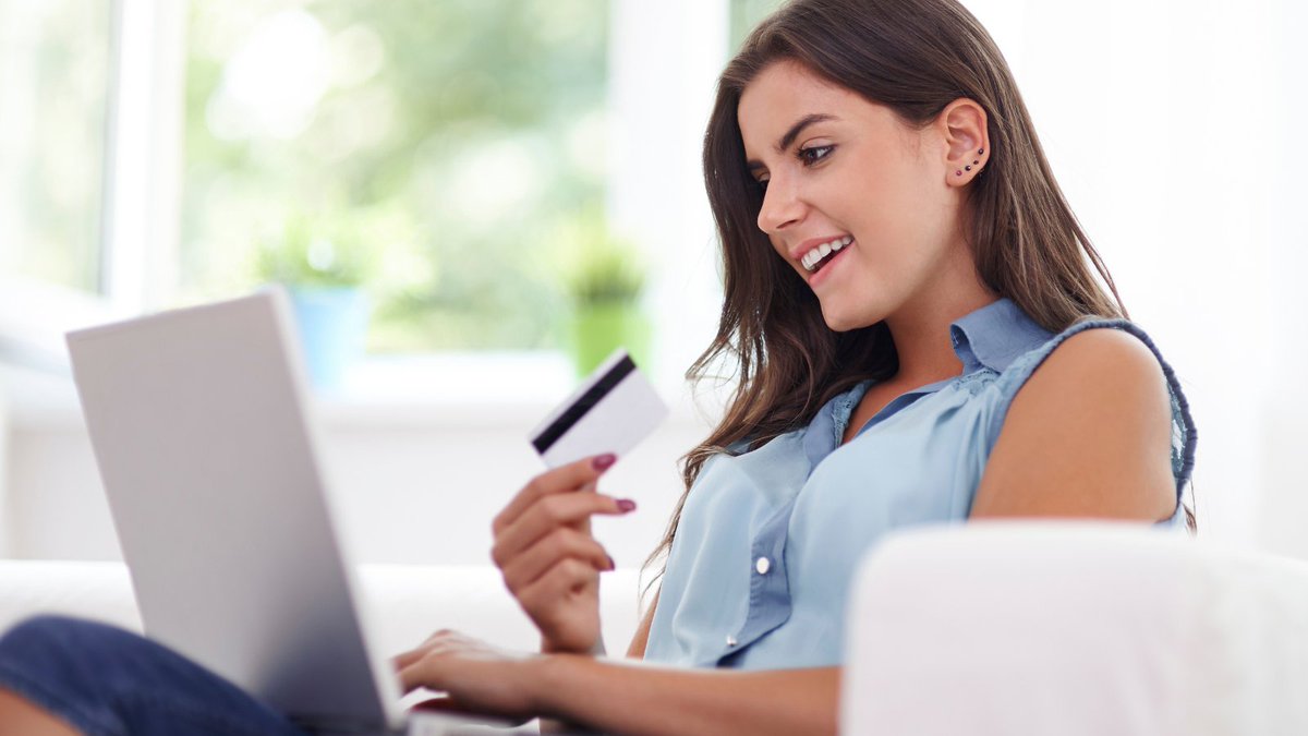 TheCreditPros's tweet image. Do credit card companies make profits if you pay the full amount? More info here:
#creditcard #creditcardmanagement #creditmanager #creditcarddebt

bit.ly/3OJyeUL