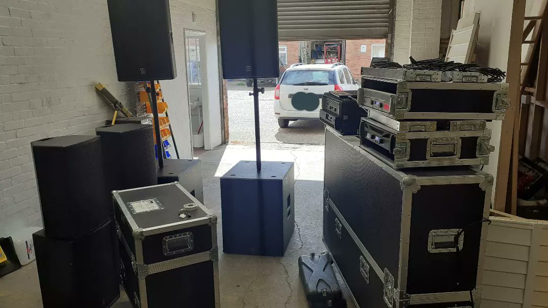HDHProductions's tweet photo. Spent the day prepping a sound system going out on hire tomorrow both FOH &amp; Monitors.
Kit: @MartinAudioLtd F15's, X118's, F12's, X12's 
@CrownAudio XTI 2000 &amp; 4002
@dynacord_com L2800FD
#prepped #warehouse #avhire #audiovisual #audiovisualhire #events #sound #soundhire #pa https://t.co/OXY1s6utMY