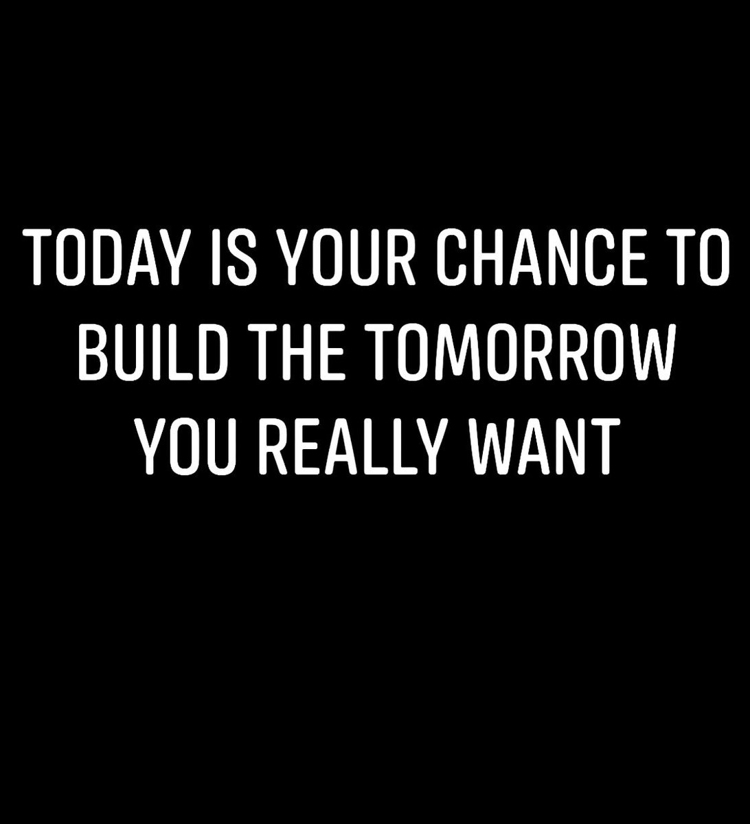 KareasaBoyd's tweet photo. Build the BEST Version of Yourself. Drop “💯” in the Comments.  #women #womeninstem #WWERaw #HouseoftheDragon #DontWorryDarling #thunderstorm https://t.co/8NqYGJ9pVM