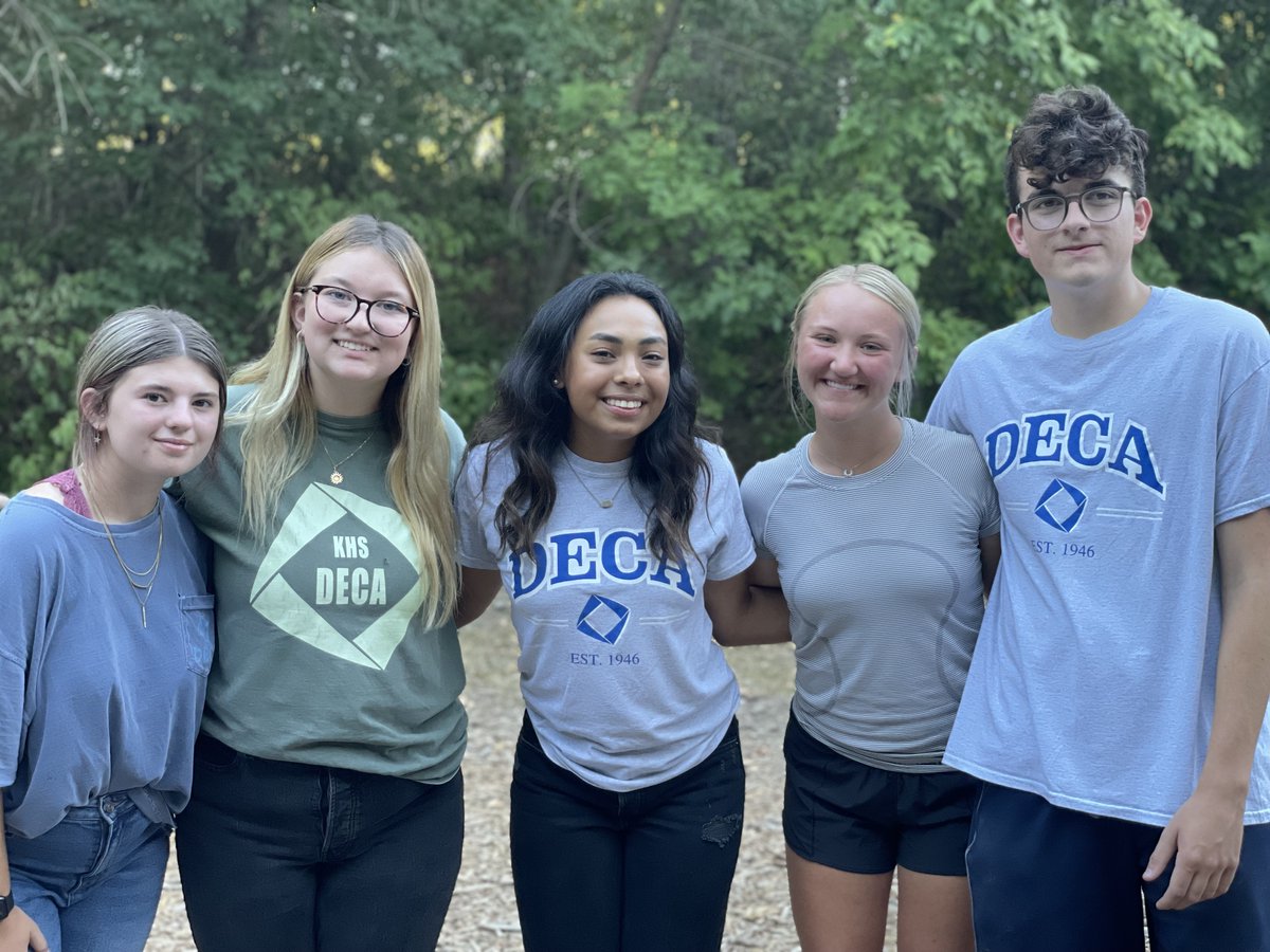 KHSDECA's tweet photo. This year's officers: Riley Bomberger, Joslynn Worley, Mya Chavez, Addi Peterson and Ethan Stanton (Kaitlyn Pokorney &amp; Hannah Wulf not pictured) did a great job organizing our first social of the year! 🔥 https://t.co/bSKFF08Rr4