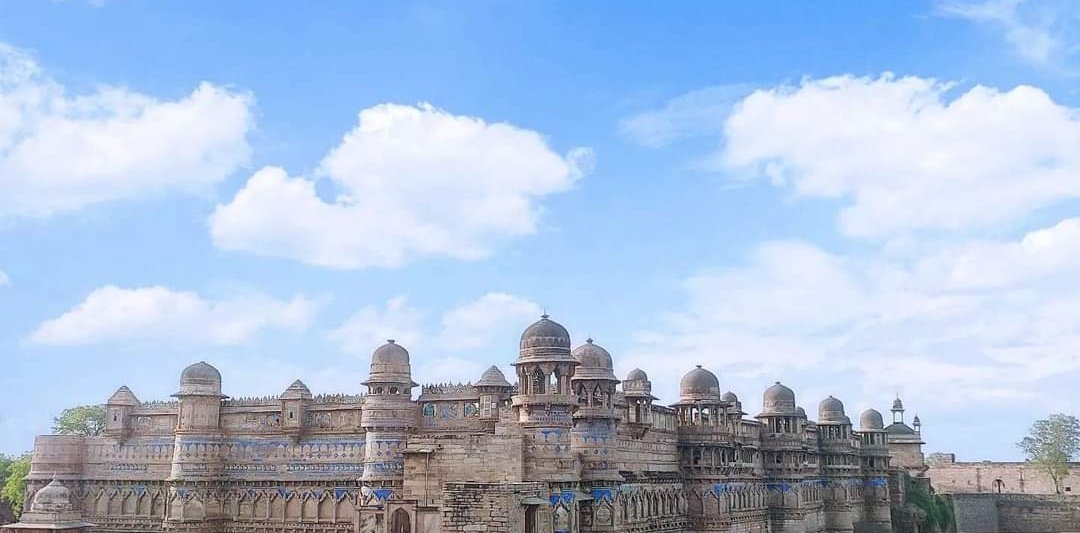 Sachinmaithil's tweet photo. Incredible Madhya Pradesh ❤️
📸@official_sachin_kumar_jha
#Photography #photooftheday #Gwaliorfort #Gwalior #Fort #fortphotography #monuments #madhyapradesh
#sachinkumarjha #photographer #photographers_of_india #India https://t.co/Zbd6ezoBcl