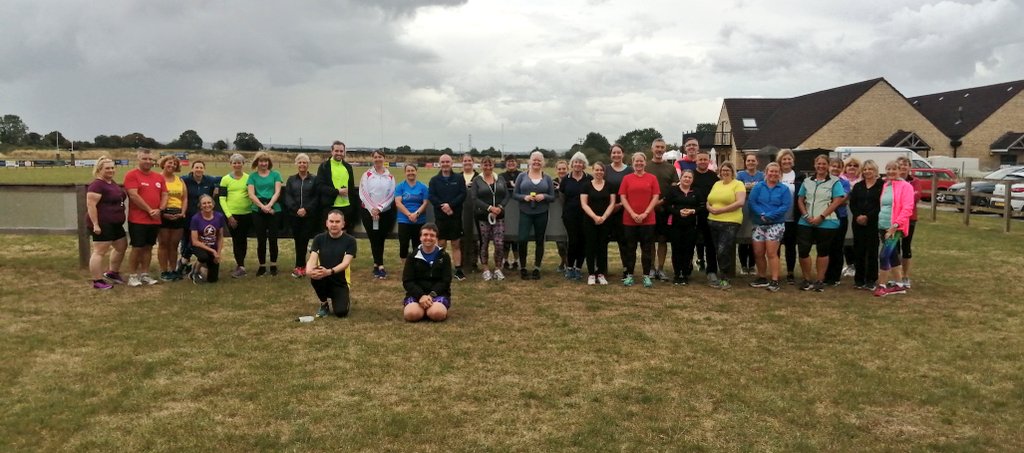 Welcome to all of our beginners who took part in their first session of the 12 week #C25K plan tonight. Huge thank you also to our club volunteers for supporting the event. We look forward to seeing everyone again next week! 💛💚 #running #Wiltshire