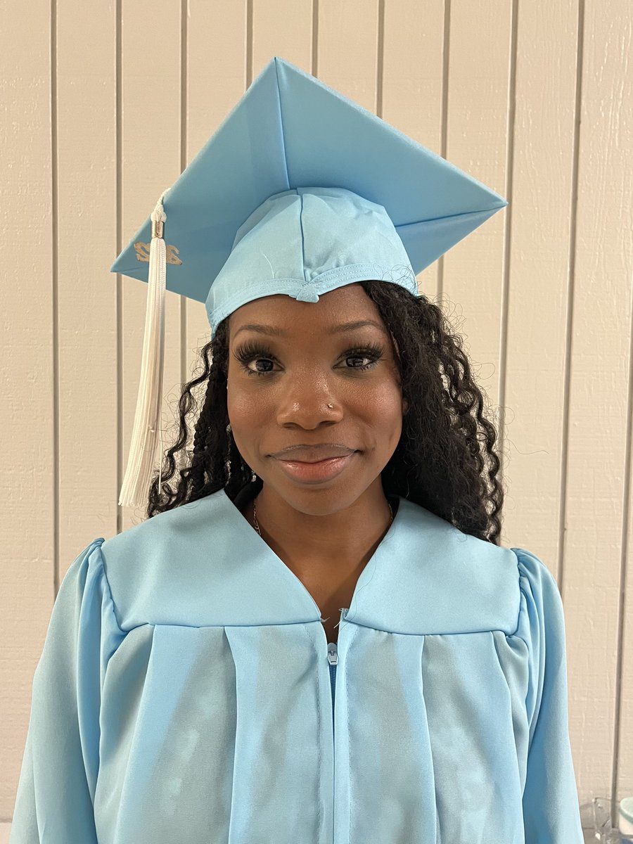 STARSHS2's tweet photo. A big CONGRATS to Victoria Roberson, STARS #4thGraduate this semester!! Victoria was super motivated to graduate early! Great job Victoria! #whatyoudomatters #WeAreStars
#fallgraduation2022 https://t.co/8mOWWWV8No