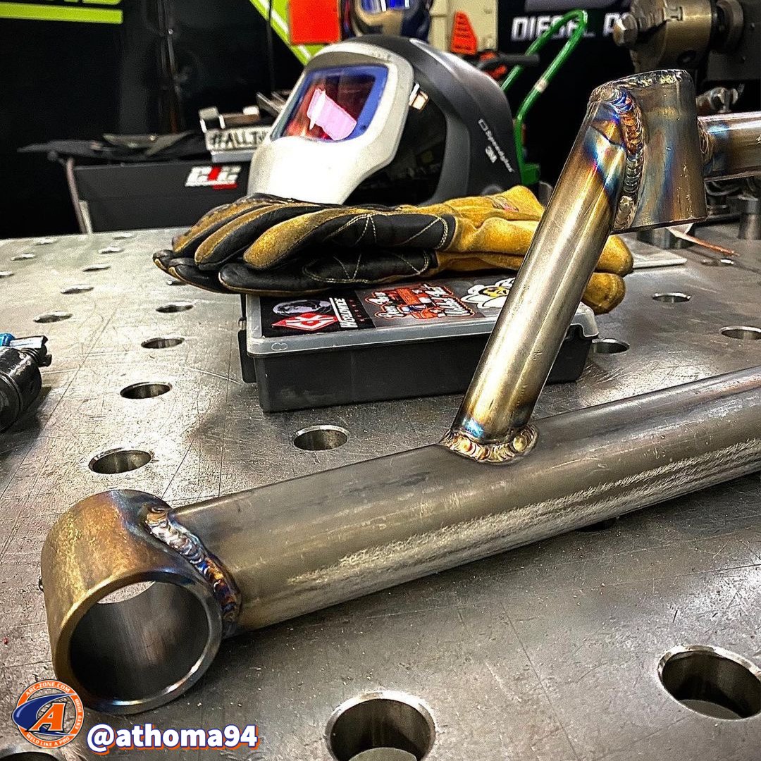 arczone's tweet photo. @athoma94, "Sculpting some 🦅 🦴"
#3MSpeedGlas #Arczone #212gloves #CkWelding #OTC #WeldLikeAPro #PferdTools #beenthereweldedthat https://t.co/iS6uLRrwsO