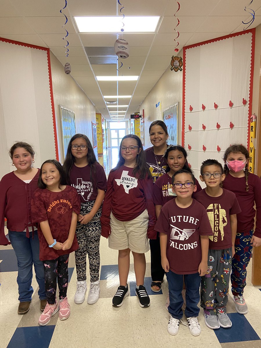 Olivia Gunnoe (@ogunnoe) on Twitter photo Students in <a href="/msmgarcia34/">Maritza Garcia</a> class are showing their support for everyone going back to school today in Uvalde. #UvaldeStrong <a href="/DRE_Hurricanes/">Dora Romero Elem</a> Students in <a href="/msmgarcia34/">Maritza Garcia</a> class are showing their support for everyone going back to school today in Uvalde. #UvaldeStrong <a href="/DRE_Hurricanes/">Dora Romero Elem</a>