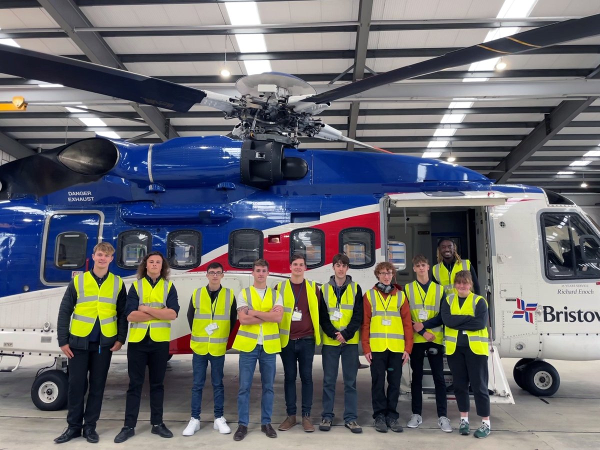 bristowgroup's tweet photo. Bristow welcomed 10 aircraft engineer apprentices this summer in the U.K. - one of the largest groups to join the business. More at https://t.co/QiIlN3tPir. 

#helicopter #helicopters #aviation #unitedkingdom  #recruitment #aircraft #aircraftmaintenance #aircraftmechanic https://t.co/qynXpA5Dv1