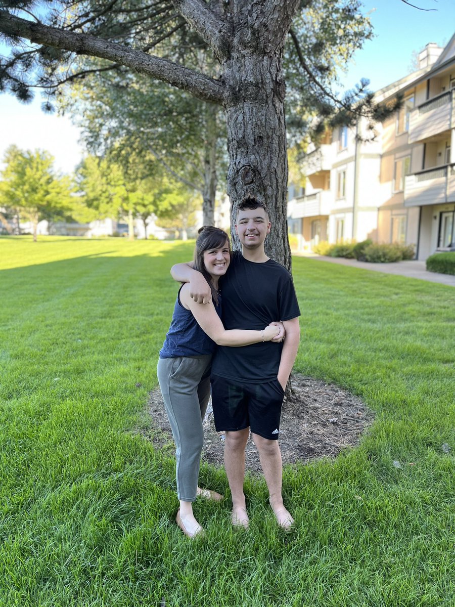 curiouslymadph1's tweet photo. π₯Ή #firstdayofschool #firstdayofschool2022 #junior #TimeFlies #boymom #love https://t.co/jGA5mO1Xkl