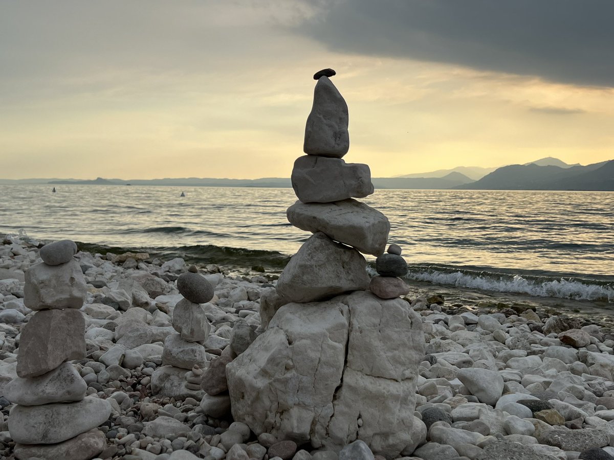 msommacampagna's tweet photo. Ciao, lago di Garda. Ogni volta è una nuova emozione, quest’anno in particolare ci hai regalato relax. Grazie 😍 https://t.co/RPs6U1MJj4