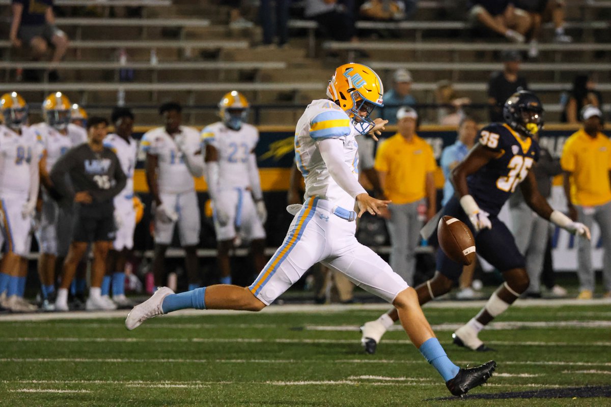 LIUSharksFB's tweet photo. 🏈🇦🇺 After Rugby Injury, @iamWillLynch Pivots to Football and Lands Scholarship at LIU 

📰: https://t.co/S3QZvuhGrH https://t.co/LglcQCSz59