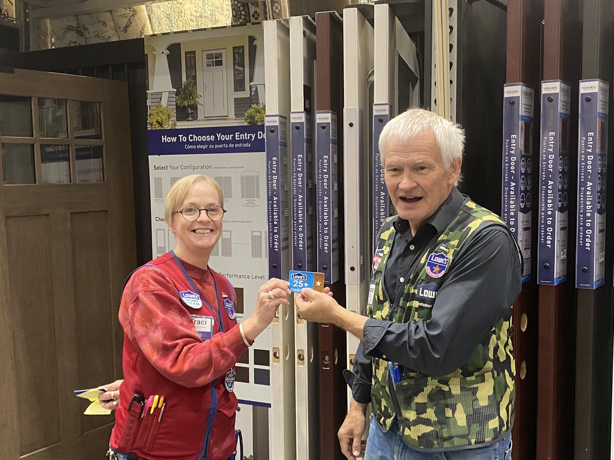 Presenting Credit awards at our specialty/Pro rally today. We all would like to welcome our new PSS Chris to our team!! First week and already has 4 new Pro cards!!  #proRally <a href="/specialtylowes/">Specialty & Services Selling at Lowe’s</a> <a href="/AndyBlier2322/">Andy B</a> <a href="/Anthony_Battle1/">Anthony Battle</a> <a href="/gouletmd/">Mark Goulet</a> <a href="/MichaelR18PRO/">Michael</a>