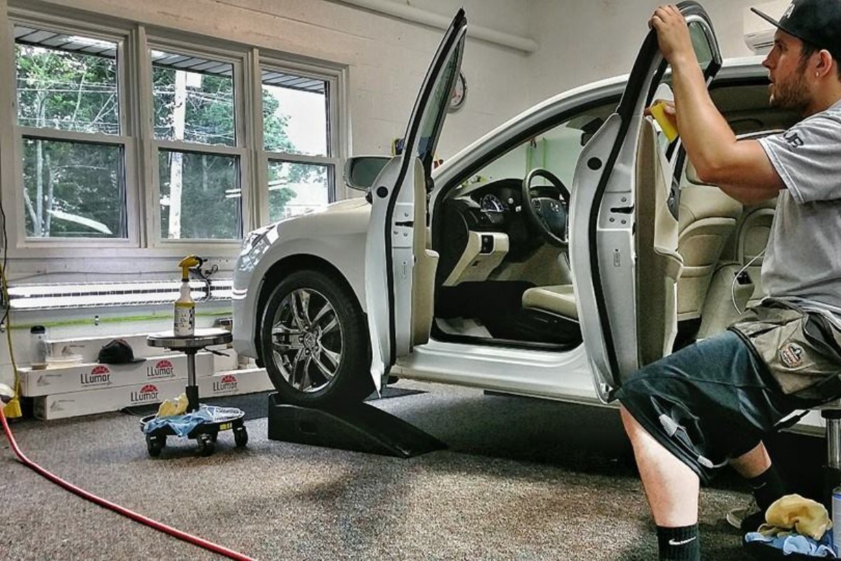 SOG_Tint's tweet photo. Tint your ride. Give us a call today to schedule your vehicle's professional: (215) 357-3001. https://t.co/BD1Sa37p5q