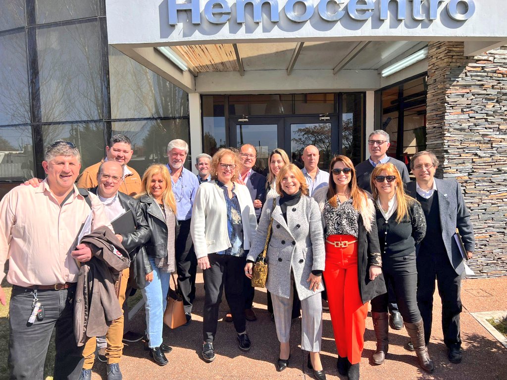 Tuvimos el gusto de estar presentes en una instancia de capacitación en Maldonado, organizada por la Sociedad Uruguaya de Emergencistas 👏 <a href="/SEmergencistas/">Sociedad Uruguaya de Emergencistas</a>

Hasta allí llegamos con varios Farmanuario de regalo, y también con nuestras revistas Tendencias en Medicina 📕