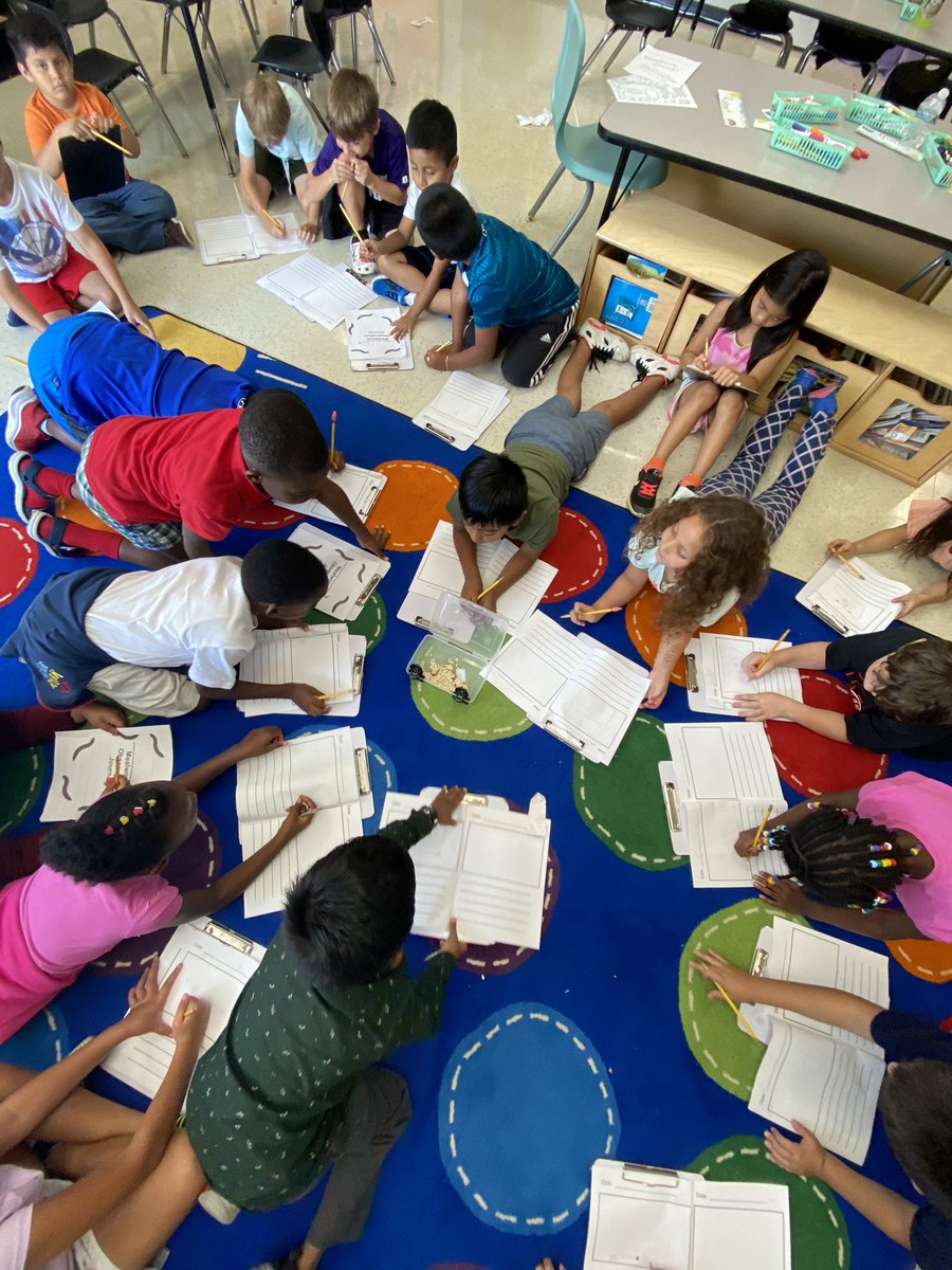 Drawing and observing our new class pet🕵🏻‍♂️ mealworms! #SweetSecondGrade #ShawneePride <a href="/SHAWNEE_ECS/">Shawnee ECS</a>