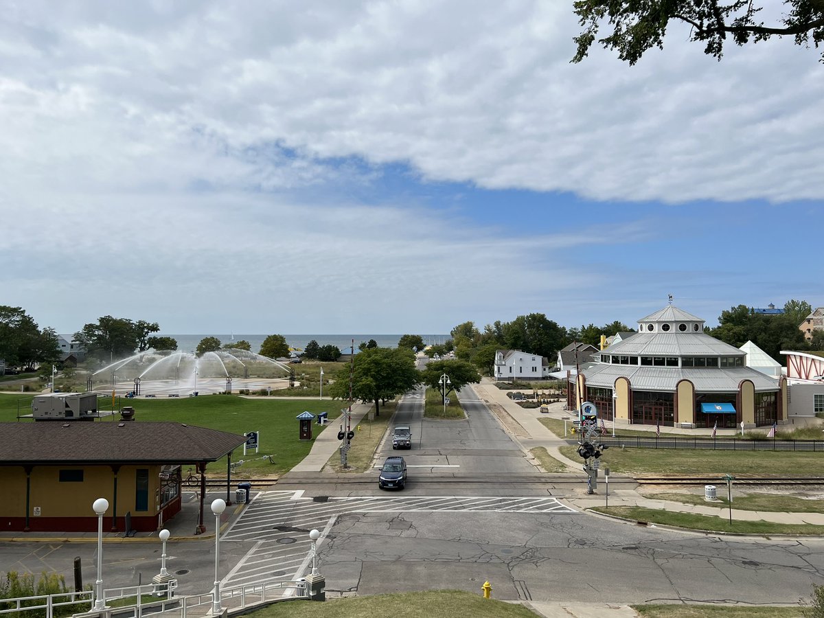 sl3ach13's tweet photo. I will own a home in St Joseph, MI https://t.co/0h9dkWoeJ0
