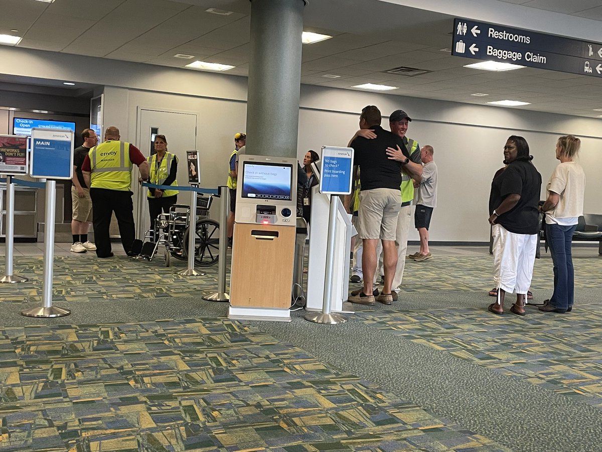 Shaun Hegarty on Twitter "Lots of former American Airlines employees continue to drop by Eugene