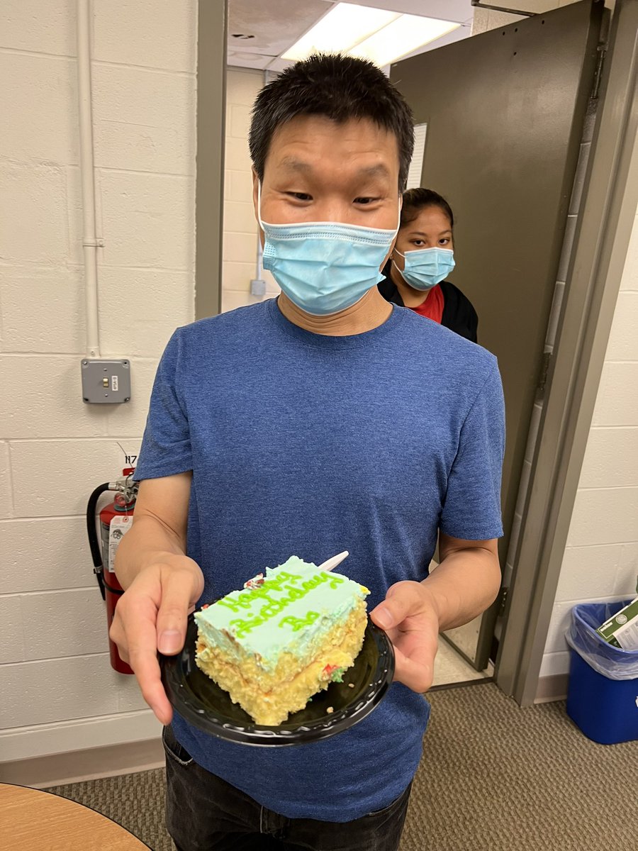 GraceGuoLab's tweet photo. The king is back! 👑
Dr. Bo Kong returned from his vacation just in time for us to celebrate another year around the sun with our favorite Research Professor. 🎂 🥳
The Guo lab is complete again!🥰🥰🥰
#LabBirthday #KingKong #LabFun #WelcomeBackBo https://t.co/E90NXtvi6S