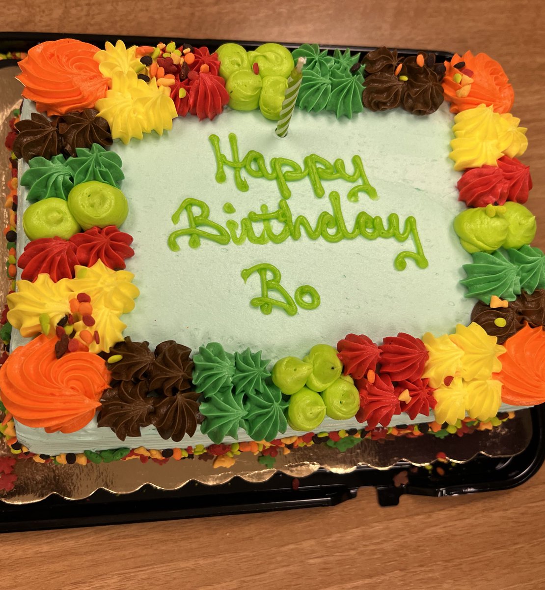 GraceGuoLab's tweet photo. The king is back! 👑
Dr. Bo Kong returned from his vacation just in time for us to celebrate another year around the sun with our favorite Research Professor. 🎂 🥳
The Guo lab is complete again!🥰🥰🥰
#LabBirthday #KingKong #LabFun #WelcomeBackBo https://t.co/E90NXtvi6S