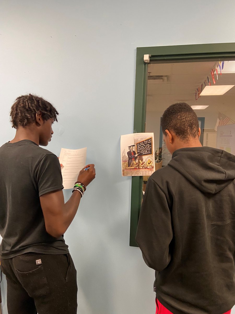 Soc_StudiesTX's tweet photo. Spanish American War sourcing in Coach Gonzalez's class! Way to source Trojans! #ActiveLearning #CFBSourceForce @NewmanSmithHS @CoachSGonzo https://t.co/R82mpRtNb3