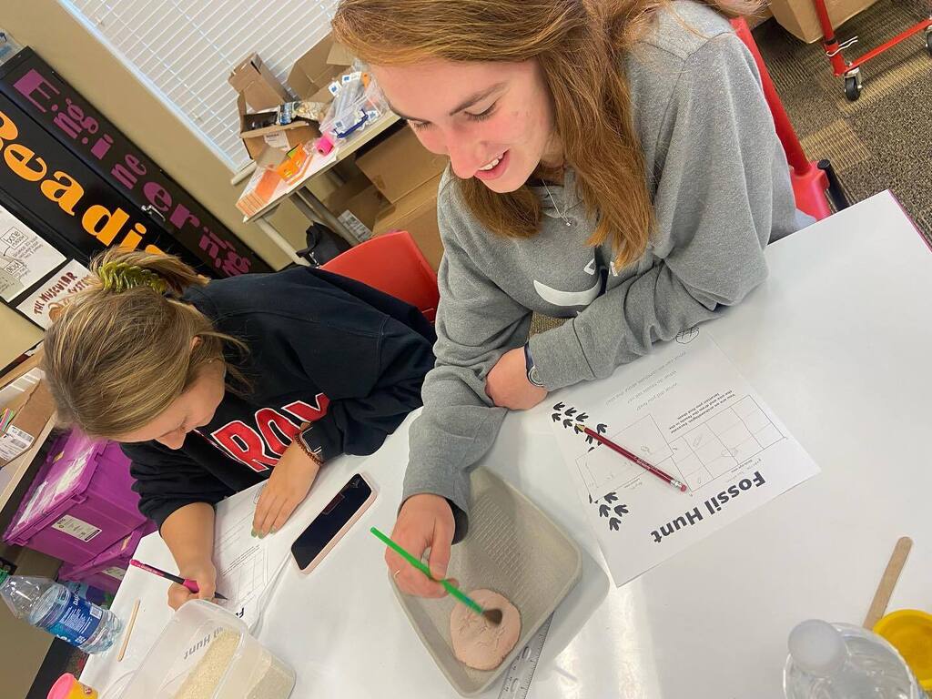 Today in ELE Sci, we explored fossils through literacy and the 5E 🦕🦖🐾 instagr.am/p/CiLTEMLLmZA/