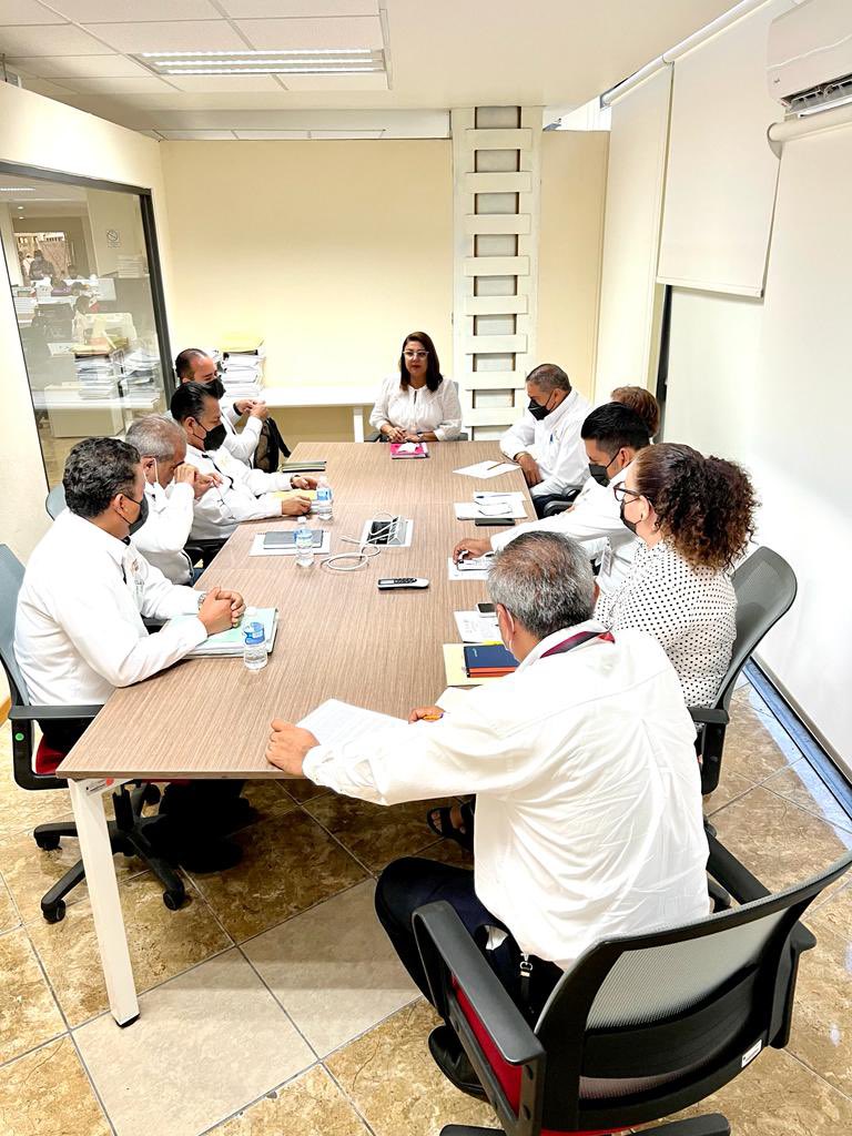 ContraloriaGro's tweet photo. Mesa de trabajo sobre el tema de las auditorías preventivas, realizada a la @ObrasGuerrero Secretaría de Desarrollo Urbano, Obras Públicas y Ordenamiento Territorial, sobre la atención a los hallazgos del ejercicio presupuestal 2022. #ContraloríaGro https://t.co/4uLvUS8Lf7