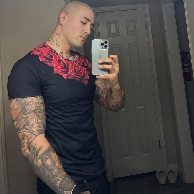 Watch cesar castillo's leaked NSFW photo on TwXstars