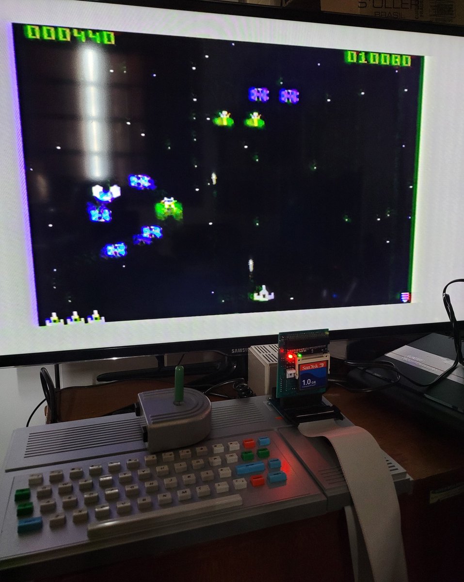 Carlos_Funo's tweet photo. CP400 COLOR 1, clone Trs80color, com a Mini Ide e cabo expander. #prologica #cp400 #expander #miniide #trs80color #RetroComputing #fantastic https://t.co/Gjo11GRHJ4