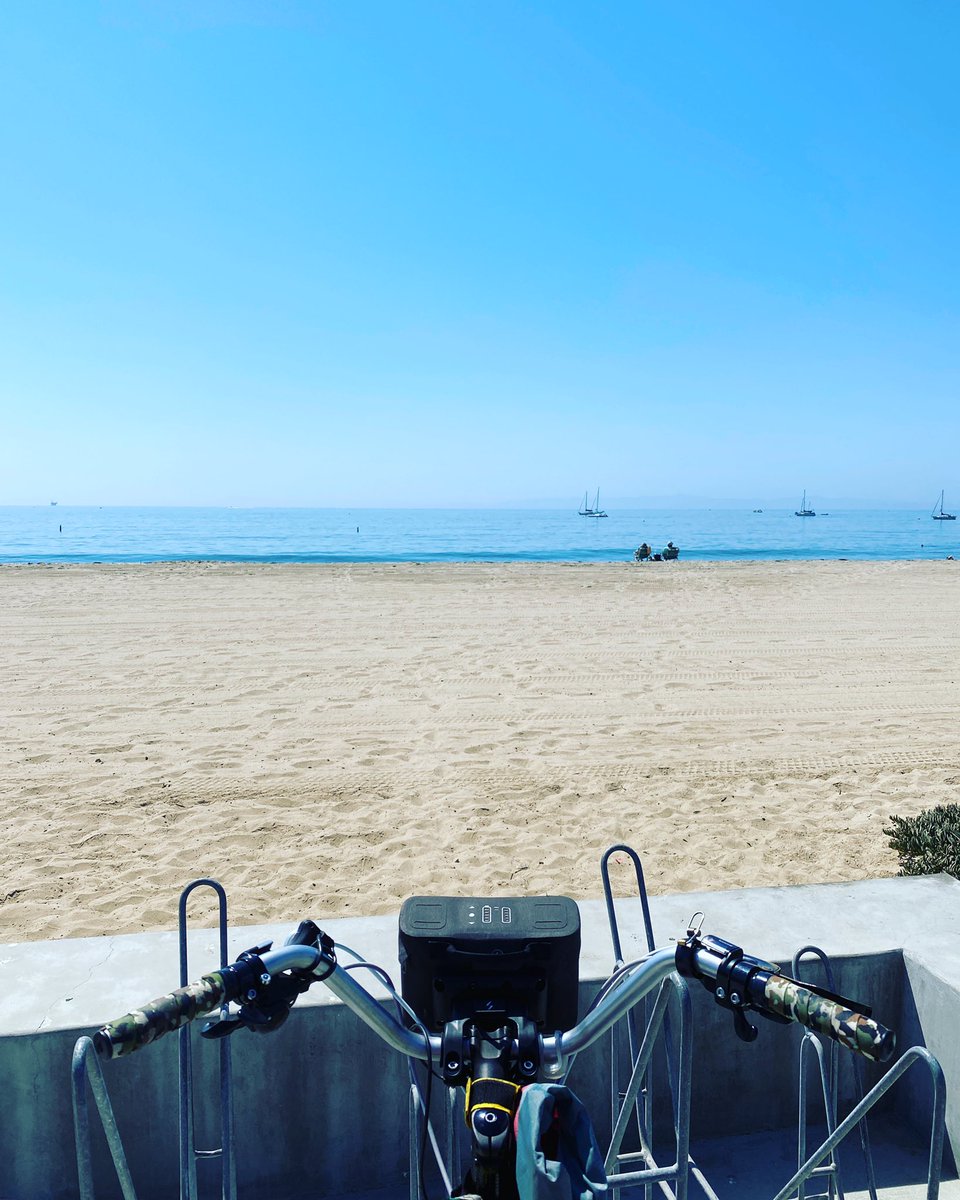 SB_BIKE's tweet photo. #viewfromthehandlebars  #bikesantabarbara #santabarbara #cycling #cyclinglife https://t.co/BHof0Ud3JK
