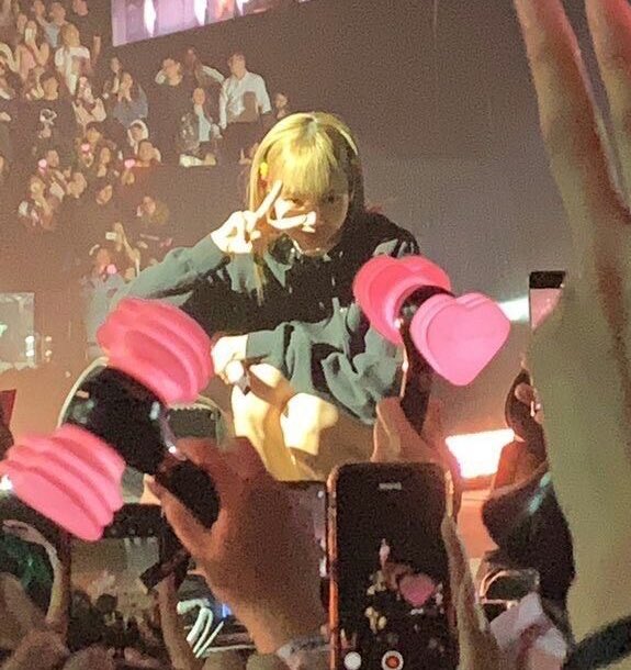 BLACKPINKMX1's tweet photo. Una realidad para muchos blinks dentro de poco ✨

#BLACKPINKMÉXICO https://t.co/SMkCAhVc8D