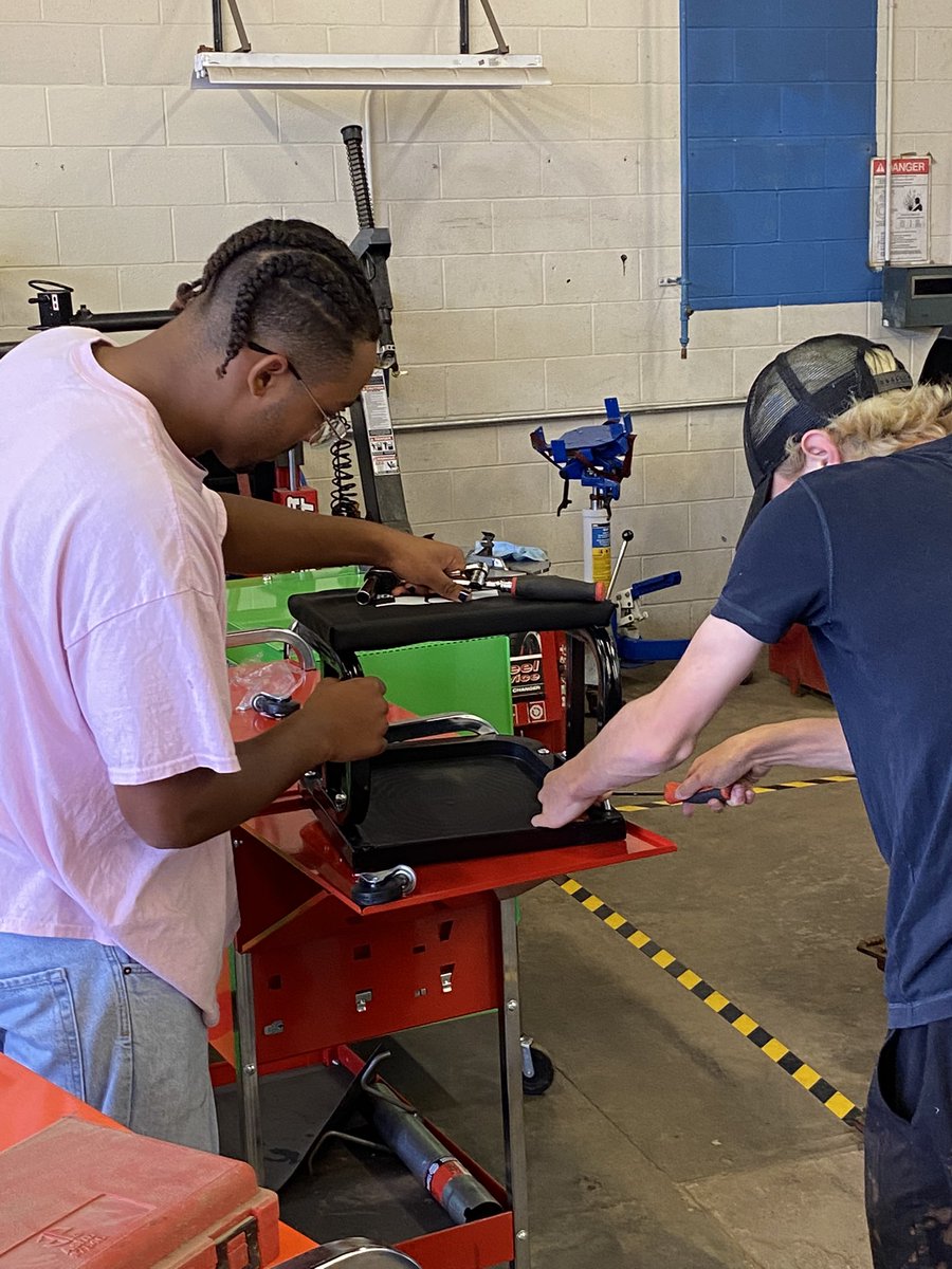 MattWardSchoCTE's tweet photo. Welcome back to Schoharie CTE!  2022-23 School Year!!  Students were excited to get back to work and see their classrooms today. Can’t wait for the rest of the students to be here later in the week when their home school starts!!! https://t.co/oXsfLtqfmZ