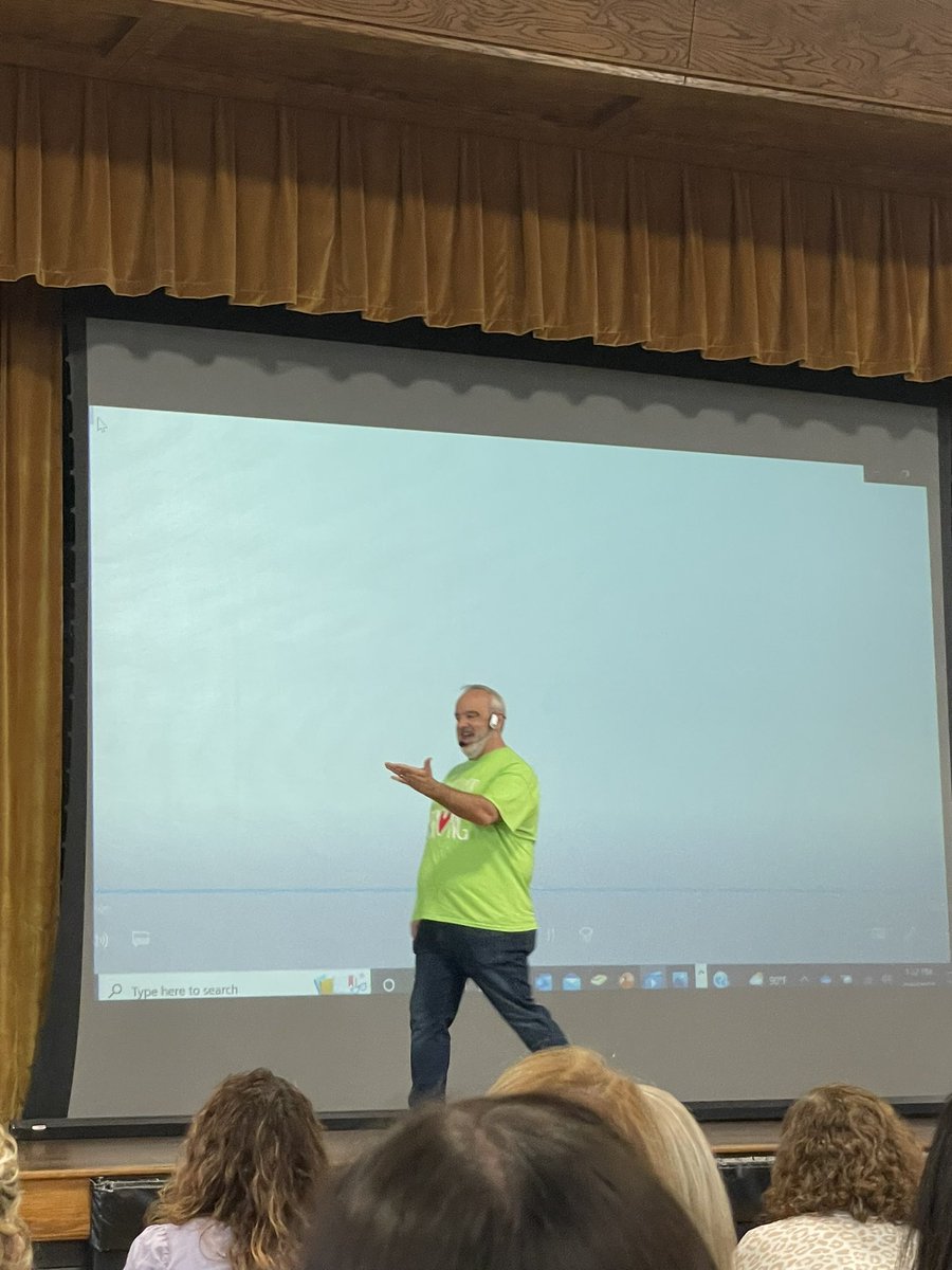 ctaefacs's tweet photo. Blessed to be able to be inspired by Gerry Brooks today! He is an amazing educator and principal. https://t.co/3G3yNDzoh2