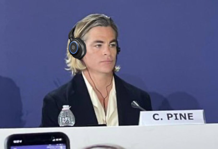 waiting in discord alone before my friends join