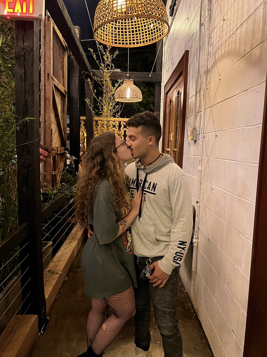 izzycostaaa's tweet photo. brb thinking about how pretty my boyfriend is, the first human to make me excited for the future 🥺 https://t.co/V7Mqe7LuO4