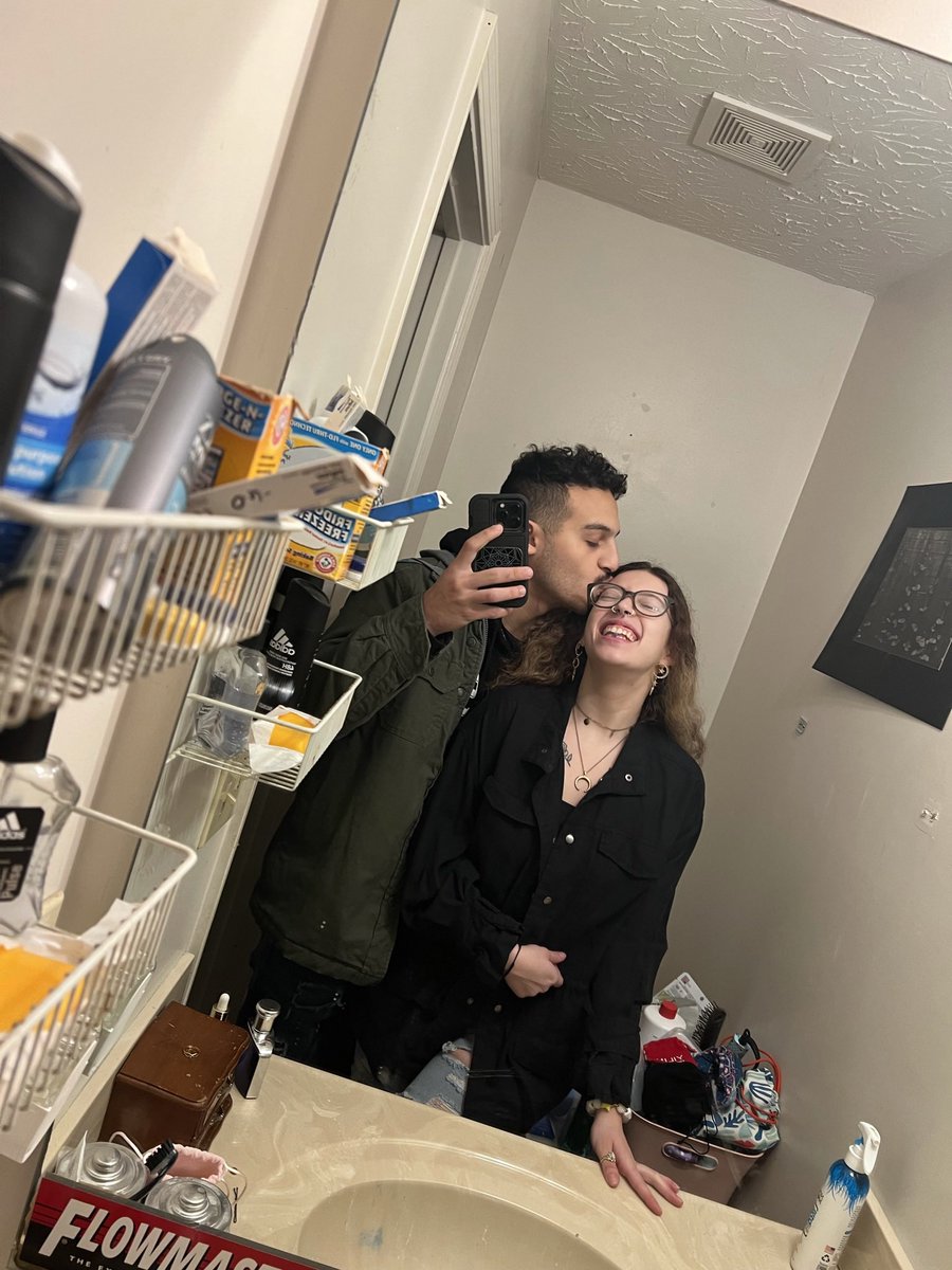 izzycostaaa's tweet photo. brb thinking about how pretty my boyfriend is, the first human to make me excited for the future 🥺 https://t.co/V7Mqe7LuO4