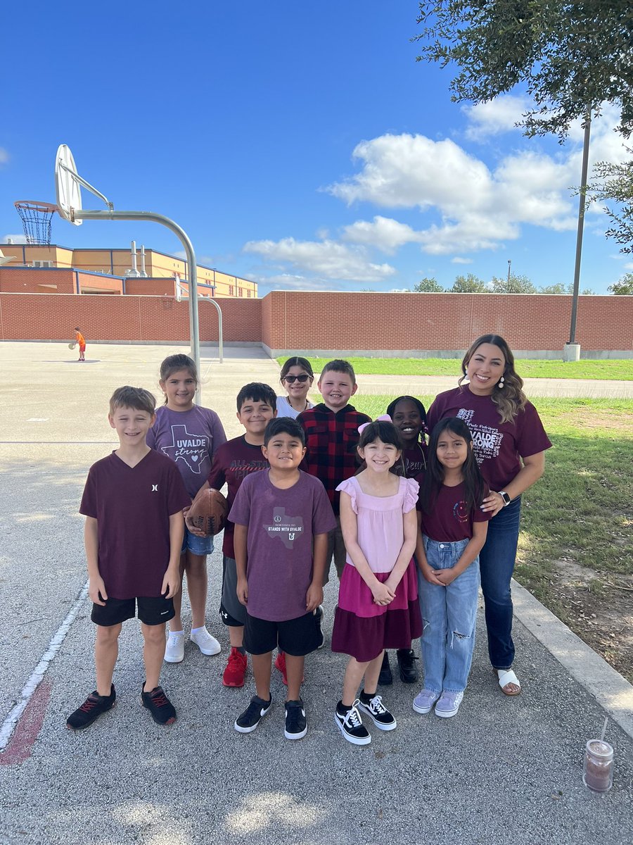 ARZendejas's tweet photo. Today we wear maroon to show our love and support for the community of Uvalde as they return back to school 🤍 #remembertheirnames #UvaldeStrong @NISDLieck @NISD https://t.co/JgSA1DO31s